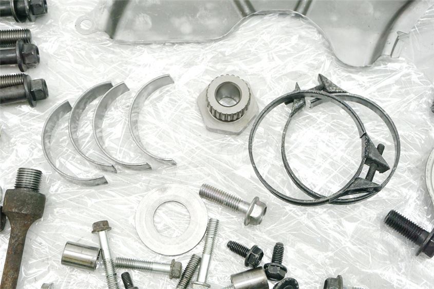 SUZUKI AN 650 ABS WVBU BURGMAN EXECUT TORNILLOS Y PIEZAS PEQUEÑAS - MOTOR