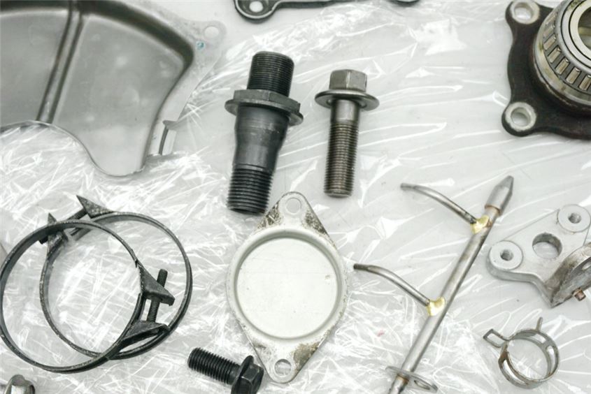 SUZUKI AN 650 ABS WVBU BURGMAN EXECUT TORNILLOS Y PIEZAS PEQUEÑAS - MOTOR
