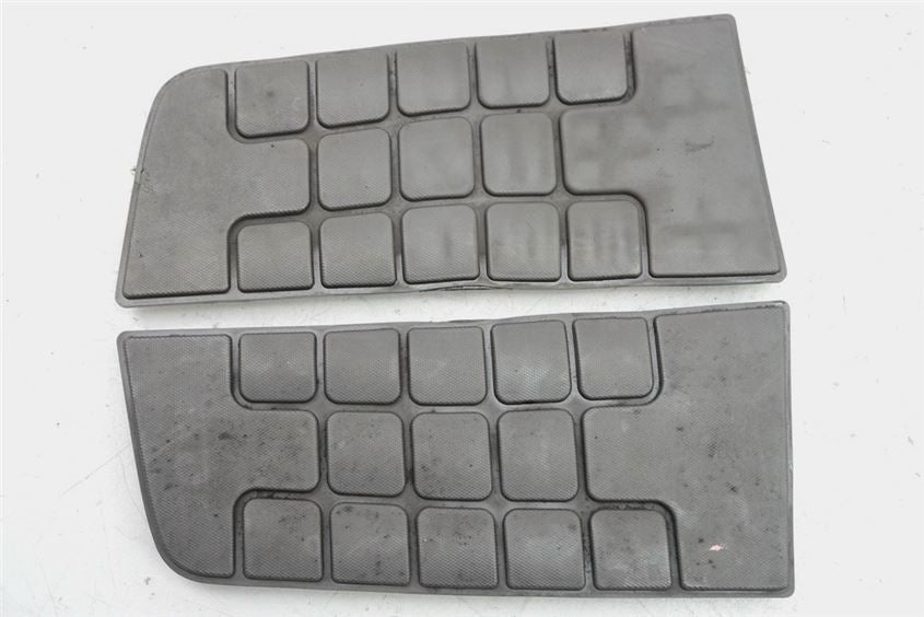 SUZUKI AN 650 ABS WVBU BURGMAN EXECUT ALFOMBRA REPOSAPIÉS PASAJERO DER. E IZQ. PLATAFORMA