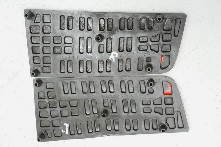 SUZUKI AN 650 ABS WVBU BURGMAN EXECUT ALFOMBRA REPOSAPIÉS PASAJERO DER. E IZQ. PLATAFORMA