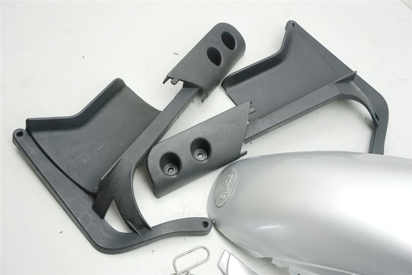 APRILIA PEGASO 650 ML GUARDABARROS DELANTERO CUBIERTA SOPORTE
