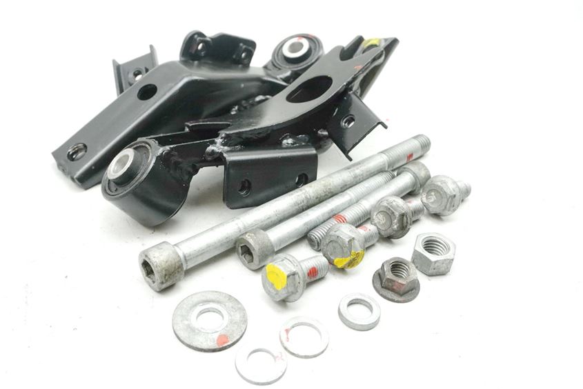 BMW K 1200 LT A K2LT MOUNTING ENGINE AXLE BOLTS SCREWS ENGINE MOUNT