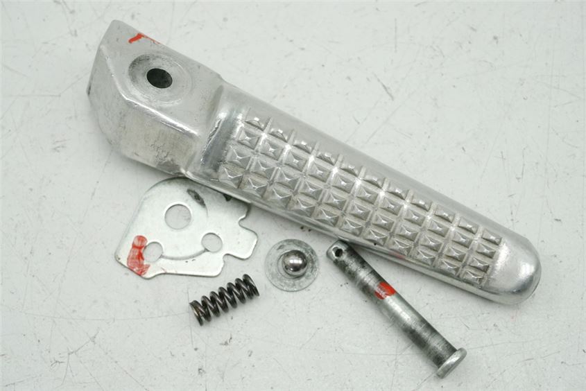 HONDA CBR 600 PC35 FUßRASTE SOZIUS RECHTS FOOTREST