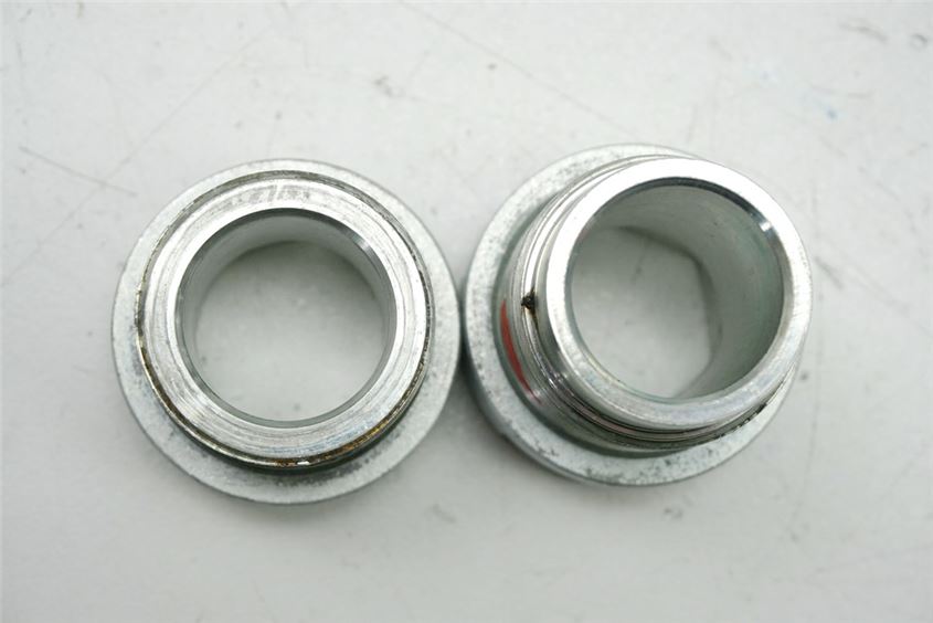 HONDA CBR 600 PC35 ZENTRIERSCHRAUBEN SCHWINGE SCHRAUBEN DISTANZEN RAHMEN