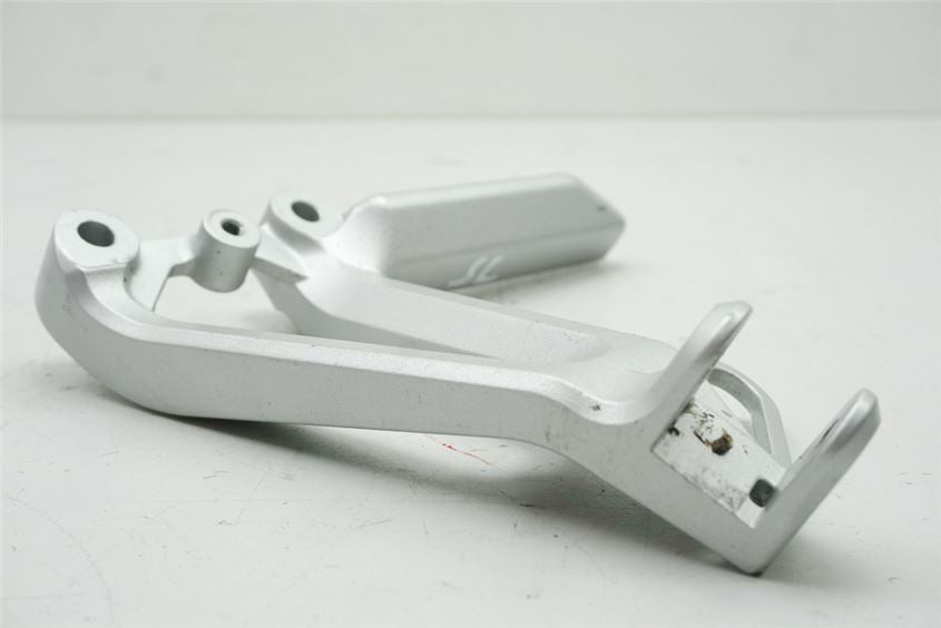 HONDA CBR 600 PC35 FOOTREST BRACKET PILLION LEFT HOLDER FOOTREST