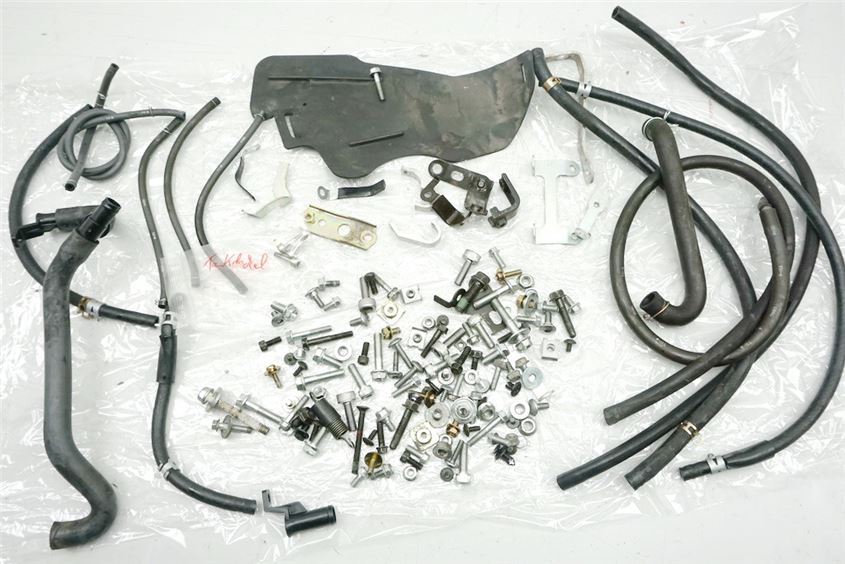 HONDA CBR 600 PC35 SCHRAUBEN - KLEINTEILE - SCHLÄUCHE