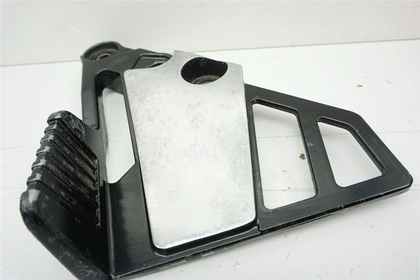 YAMAHA FZ 750 2KK SOPORTE ESTRIBERA CONDUCTOR IZQUIERDO ESTRIBERA FIJACIÓN
