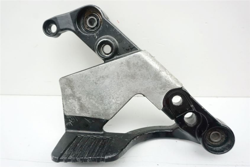 YAMAHA FZ 750 2KK FOOTREST BRACKET RIDER RIGHT HOLDER FOOTREST