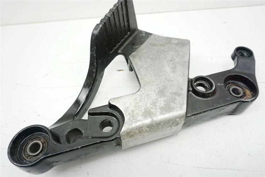 YAMAHA FZ 750 2KK FOOTREST BRACKET RIDER RIGHT HOLDER FOOTREST