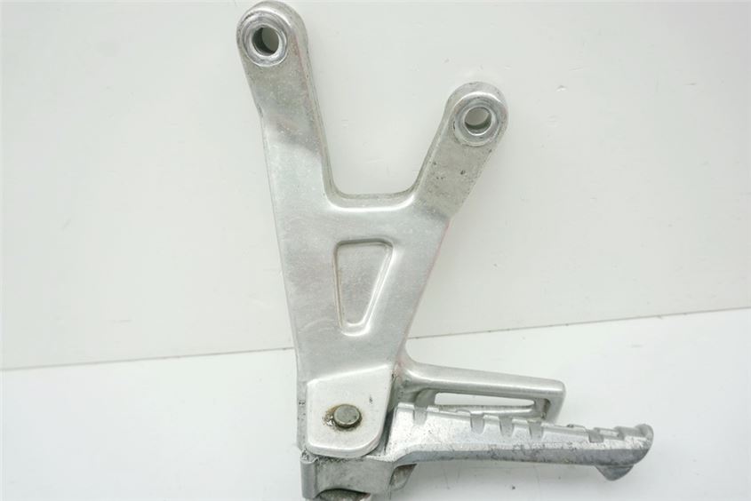 YAMAHA FZ 750 2KK FOOTREST SYSTEM PILLION LEFT BRACKET FOOTREST