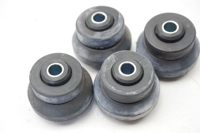 HONDA NC 700 S SA RC61 TANK RUBBERS SUPPORT HOLDER