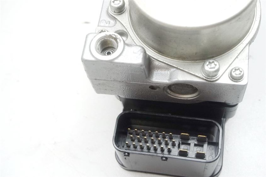 HONDA NC 700 S SA RC61 ABS PUMPE STEUERTEIL DRUCKMODULATOR