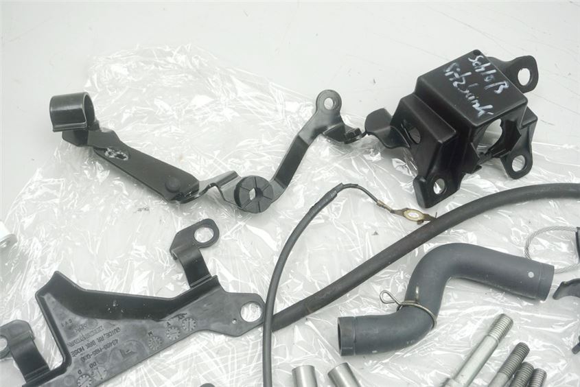 HONDA NC 700 S SA RC61 TORNILLOS Y PIEZAS PEQUEÑAS Y SOPORTES