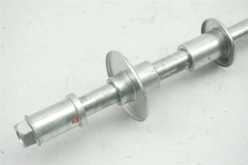 SUZUKI GSX 600 F AJ STECKACHSE VORN ACHSE DISTANZEN