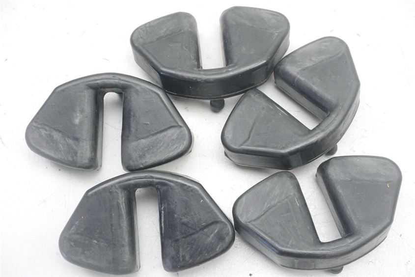 SUZUKI GSX 600 F AJ REAR DAMPER RUBBERS
