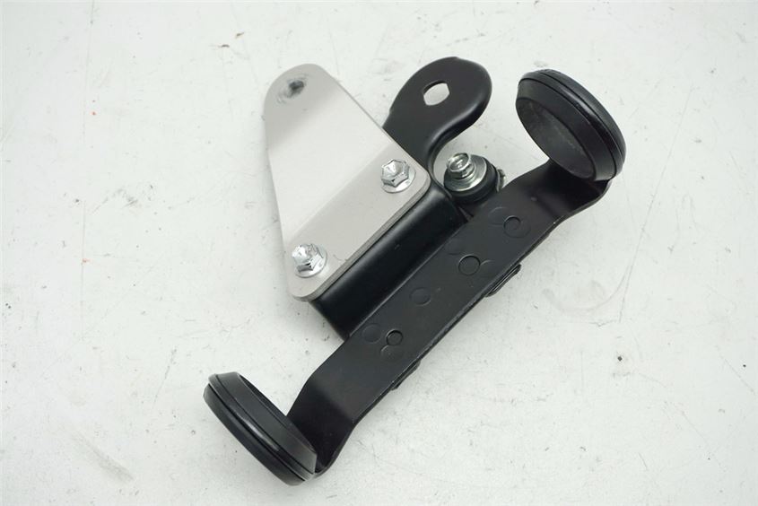 SUZUKI GS 500 E GM51B HEADLIGHT BRACKET RIGHT SUPPORT MOUNTING PLATE