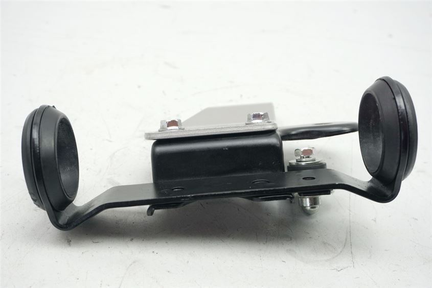 SUZUKI GS 500 E GM51B HEADLIGHT BRACKET RIGHT SUPPORT MOUNTING PLATE