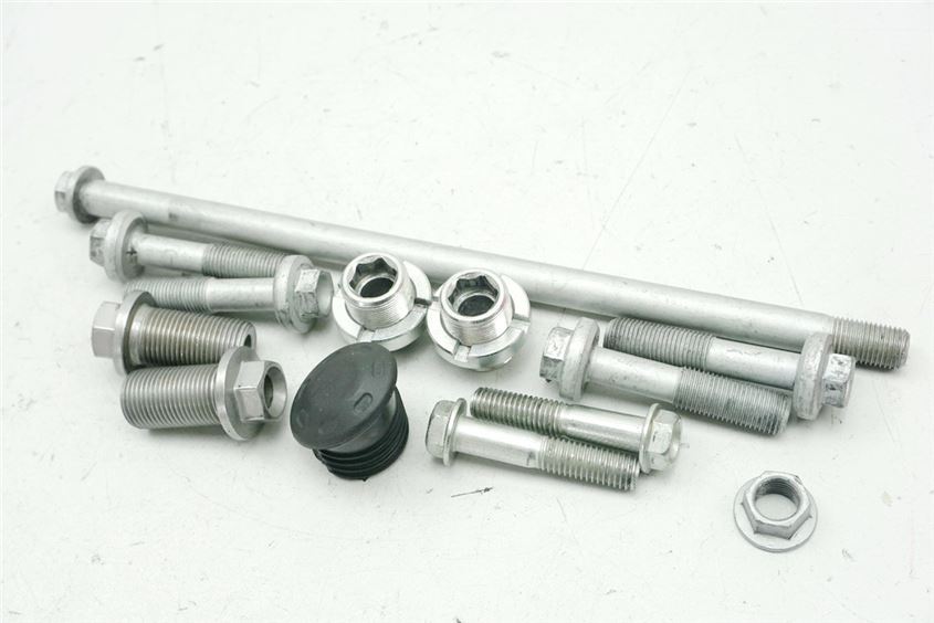 DUCATI SUPERSPORT 939 HALTERUNG MOTOR ACHSE BOLZEN SCHRAUBEN MOTORHALTER DISTANZEN