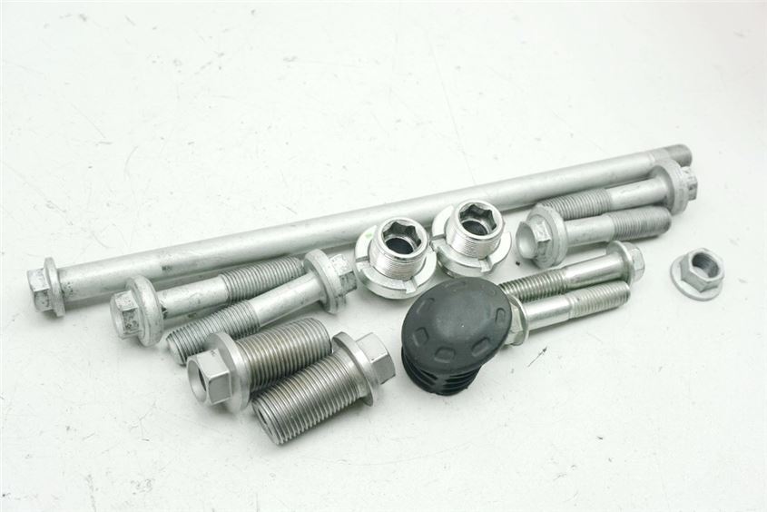 DUCATI SUPERSPORT 939 HALTERUNG MOTOR ACHSE BOLZEN SCHRAUBEN MOTORHALTER DISTANZEN