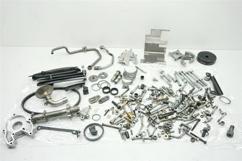 BMW R 1100 RT 259 MOTOR - TORNILLOS Y PIEZAS PEQUEÑAS