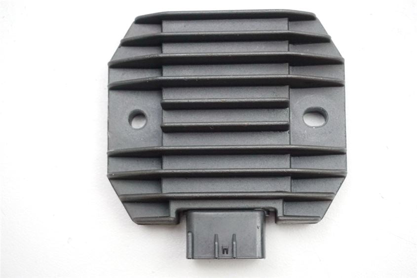 YAMAHA BT 1100 BULLDOG RP05 REGULADOR DE CARGA RECTIFICADOR