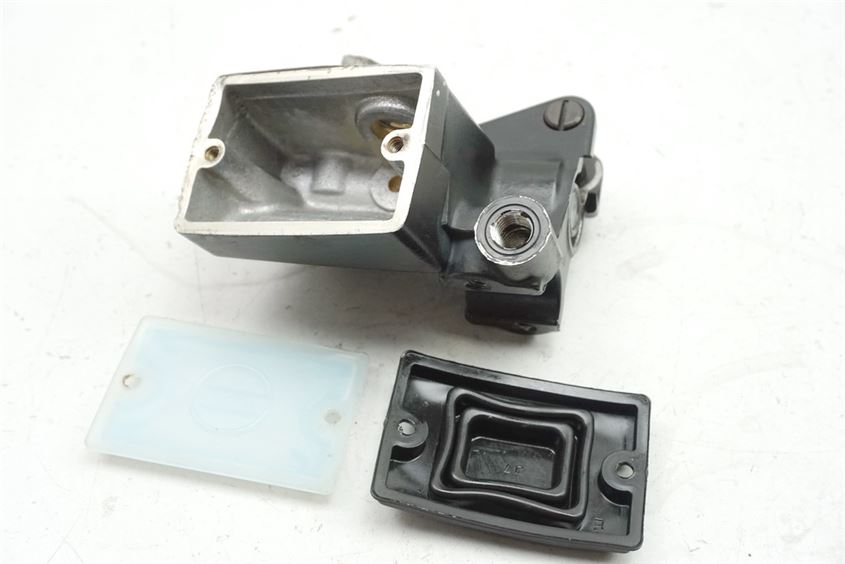 YAMAHA BT 1100 BULLDOG RP05 BREMSZYLINDER VORN BREMSPUMPE