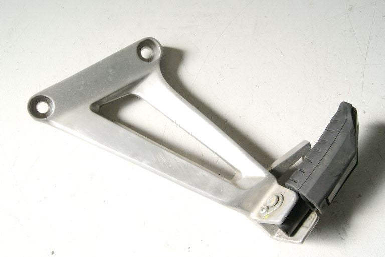 HONDA CBR 125 JC34 REPOSAPIÉS PASAJERO IZQUIERDO SOPORTE REPOSAPIÉS