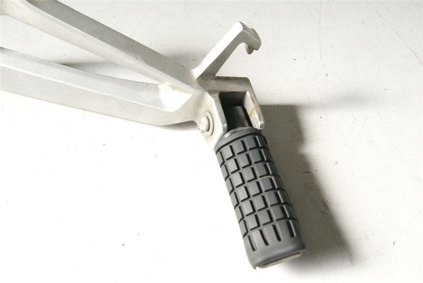 HONDA CBR 125 JC34 REPOSAPIÉS PASAJERO IZQUIERDO SOPORTE REPOSAPIÉS