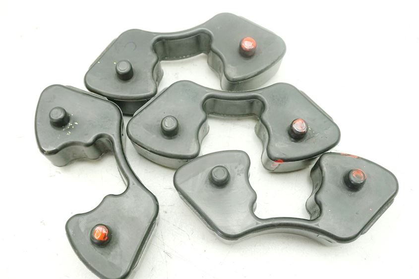 KAWASAKI Z 1000 ABS ZRT00B REAR WHEEL CUSH DRIVE RUBBERS - SET