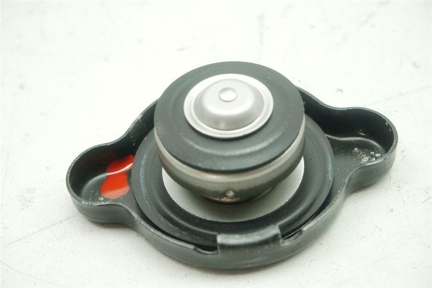 KAWASAKI Z 1000 ABS ZRT00B RADIATOR COVER RADIATOR CAP