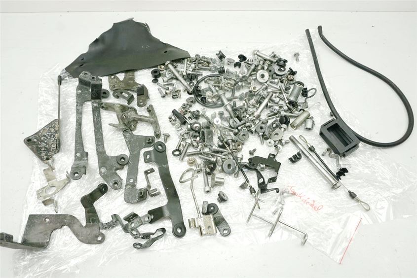 KAWASAKI Z 1000 ABS ZRT00B TORNILLOS, PIEZAS PEQUEÑAS Y SOPORTES