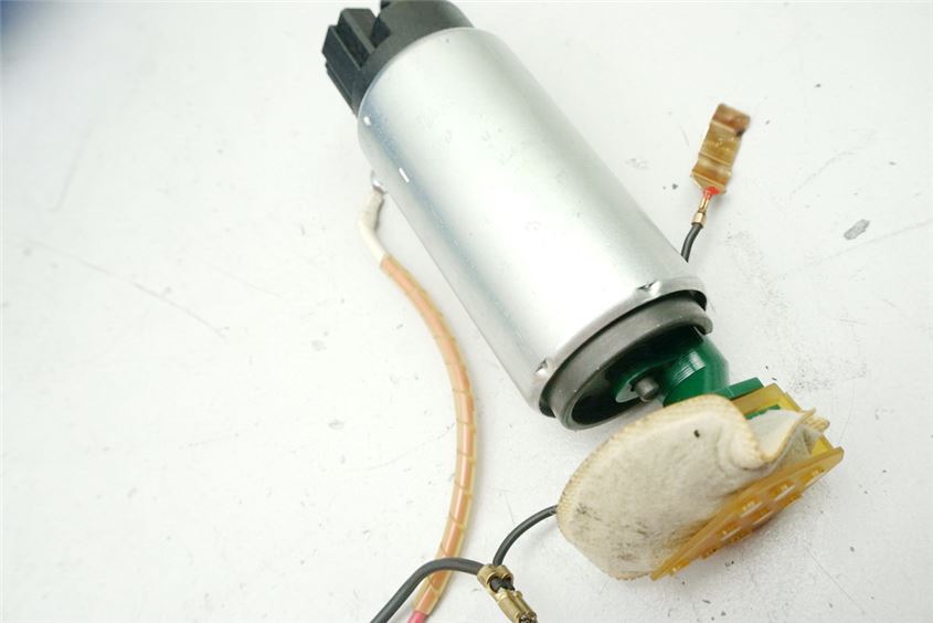KAWASAKI Z 1000 ABS ZRT00B BOMBA DE COMBUSTIBLE - MITSUBISHI