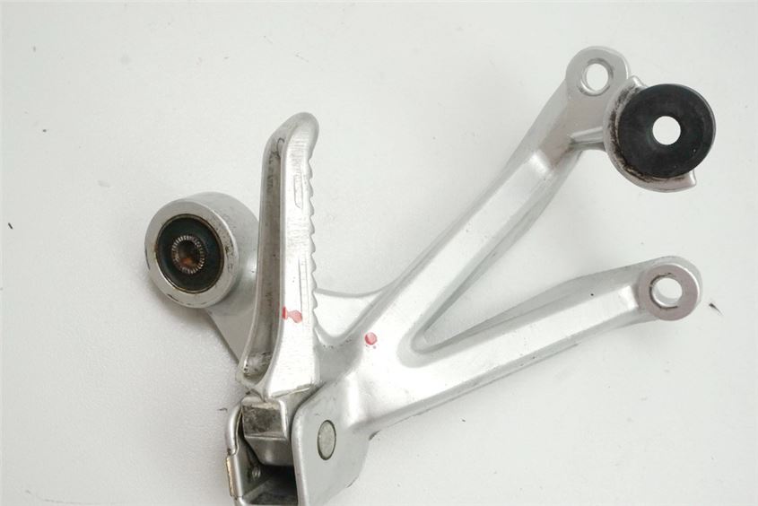 SUZUKI GSX-R 600 SRAD REPOSAPIÉS DERECHO TRASERO SOPORTE REPOSAPIÉS
