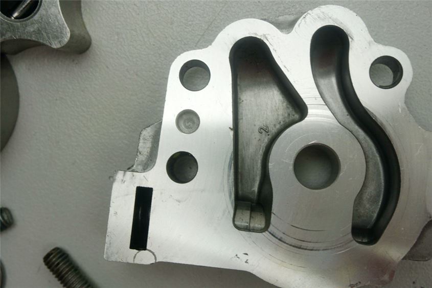 BOMBA DE ACEITE DERECHA KTM 1290 SUPERDUKE R