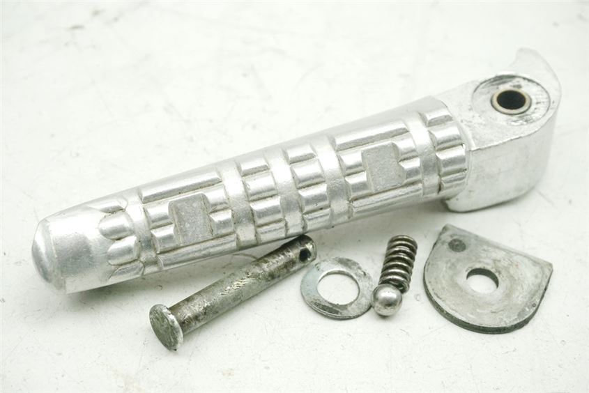 MZ / MUZ SX 125 SNZ1SX (SM) REPOSAPIÉS PASAJERO IZQUIERDO