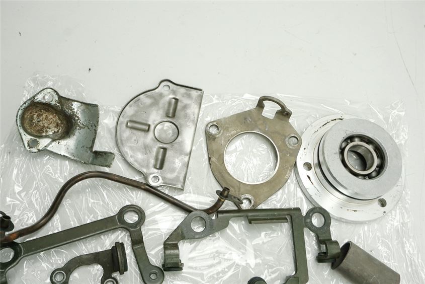 YAMAHA XVS 1100 VP05 CLASSIC DRAG STA TORNILLOS Y PIEZAS PEQUEÑAS - MOTOR