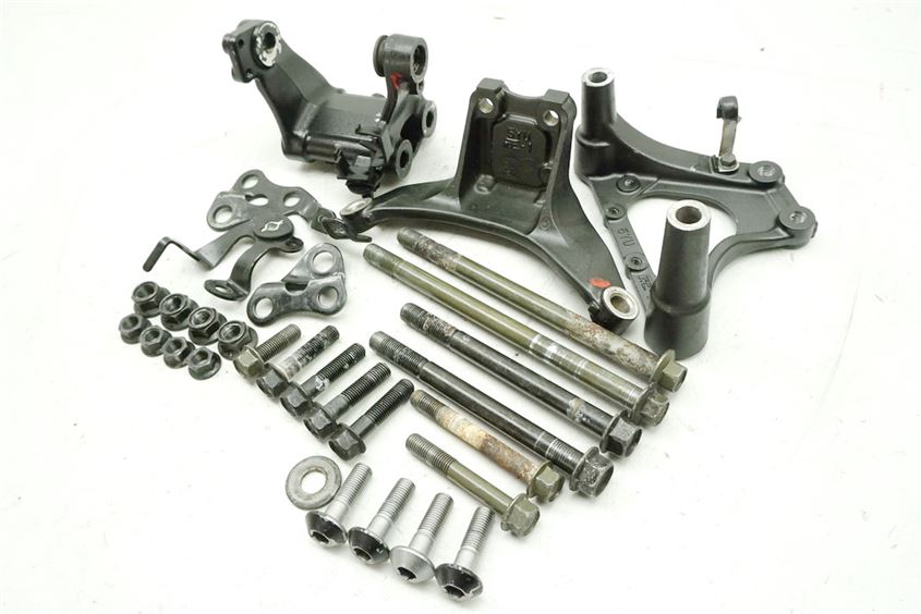 YAMAHA MT-01 RP12 ENGINE MOUNT BRACKET ENGINE AXLE BOLT SCREWS
