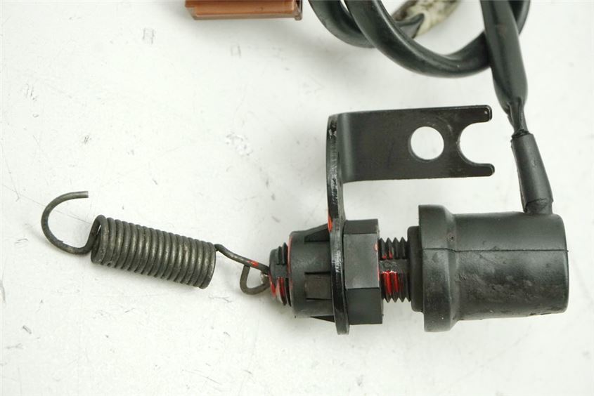 INTERRUPTOR DE LUZ DE FRENO TRASERO YAMAHA MT01 RP12