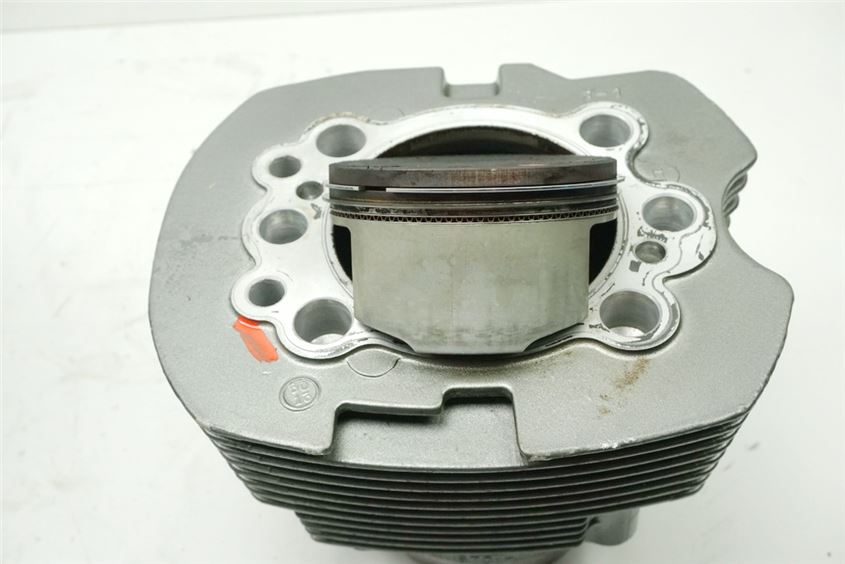YAMAHA MT01 RP12 REAR CYLINDER & PISTON