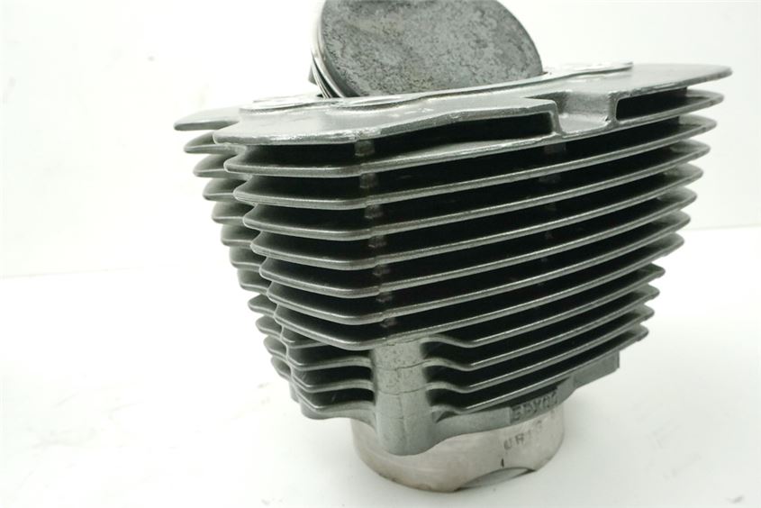 YAMAHA MT01 RP12 REAR CYLINDER & PISTON