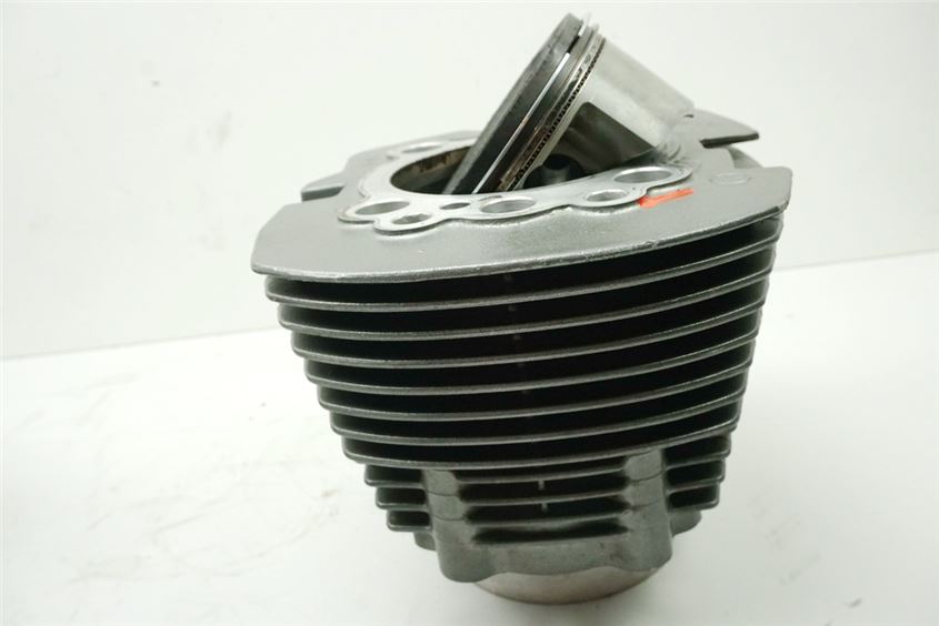 YAMAHA MT01 RP12 REAR CYLINDER & PISTON