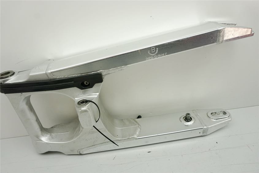 APRILIA ETV 1000 CAPO NORD SWINGARM
