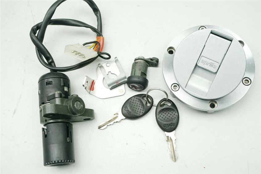 APRILIA ETV 1000 CAPO NORD JUEGO DE CERRADURAS, CERRADURA DE ENCENDIDO, TAPA DE COMBUSTIBLE Y 2 LLAVES