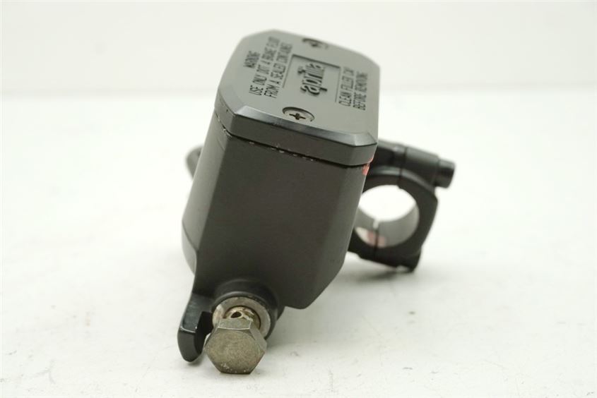 APRILIA ETV 1000 CAPO NORD BREMSZYLINDER VORN BREMSPUMPE