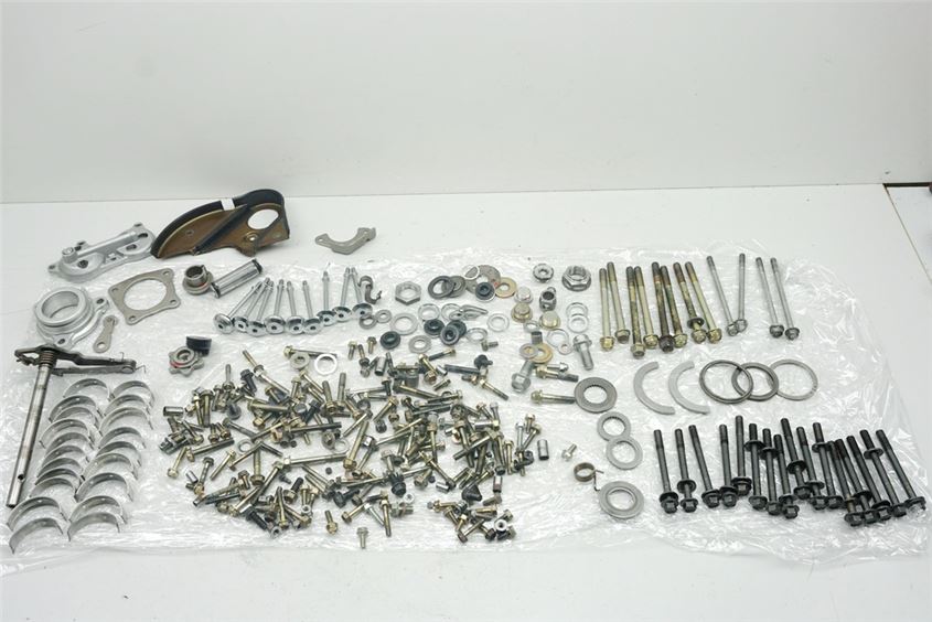 HONDA GL 1500 SE SC22 B GOLDWING TORNILLOS Y PIEZAS PEQUEÑAS - MOTOR