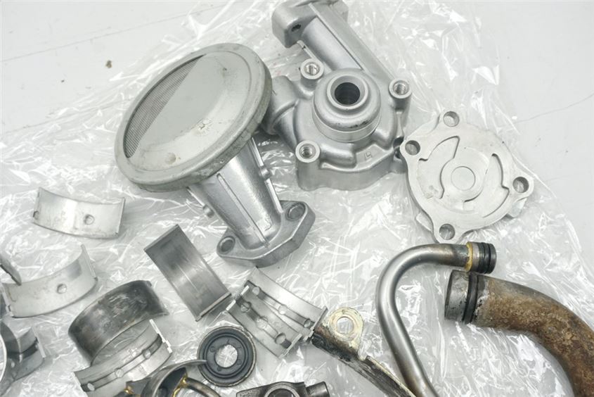 KAWASAKI KLE 500 LE500A TORNILLOS Y PIEZAS PEQUEÑAS - MOTOR