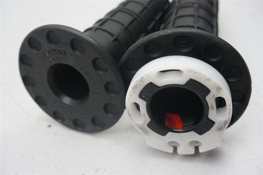 MZ / MUZ SX 125 SNZ1SX (SM) ACELERADOR EMPUÑADURA GOMAS DE PUÑO