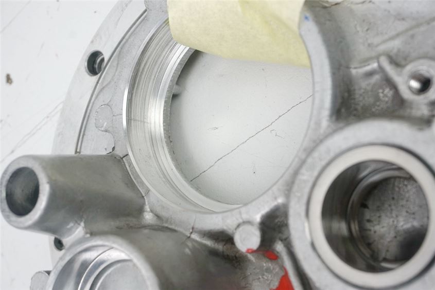 HONDA CX 500 C PC01 BRACKET GEAR SHAFT BEARING SEAT ENGINE COVER