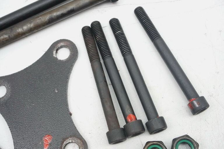 MZ / MUZ SM 125 SNZ1SX SOPORTE MOTOR EJE PERNO SOPORTE DE MOTOR