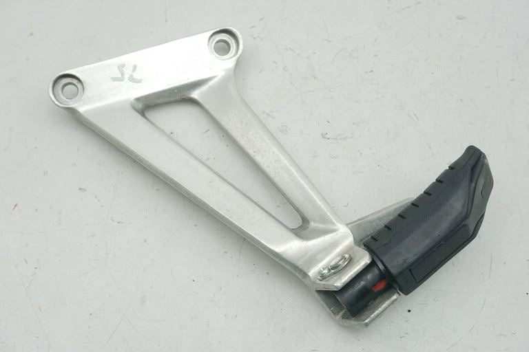 HONDA CBR 125 R JC39 REPOSAPIÉS PASAJERO IZQUIERDO SOPORTE REPOSAPIÉS